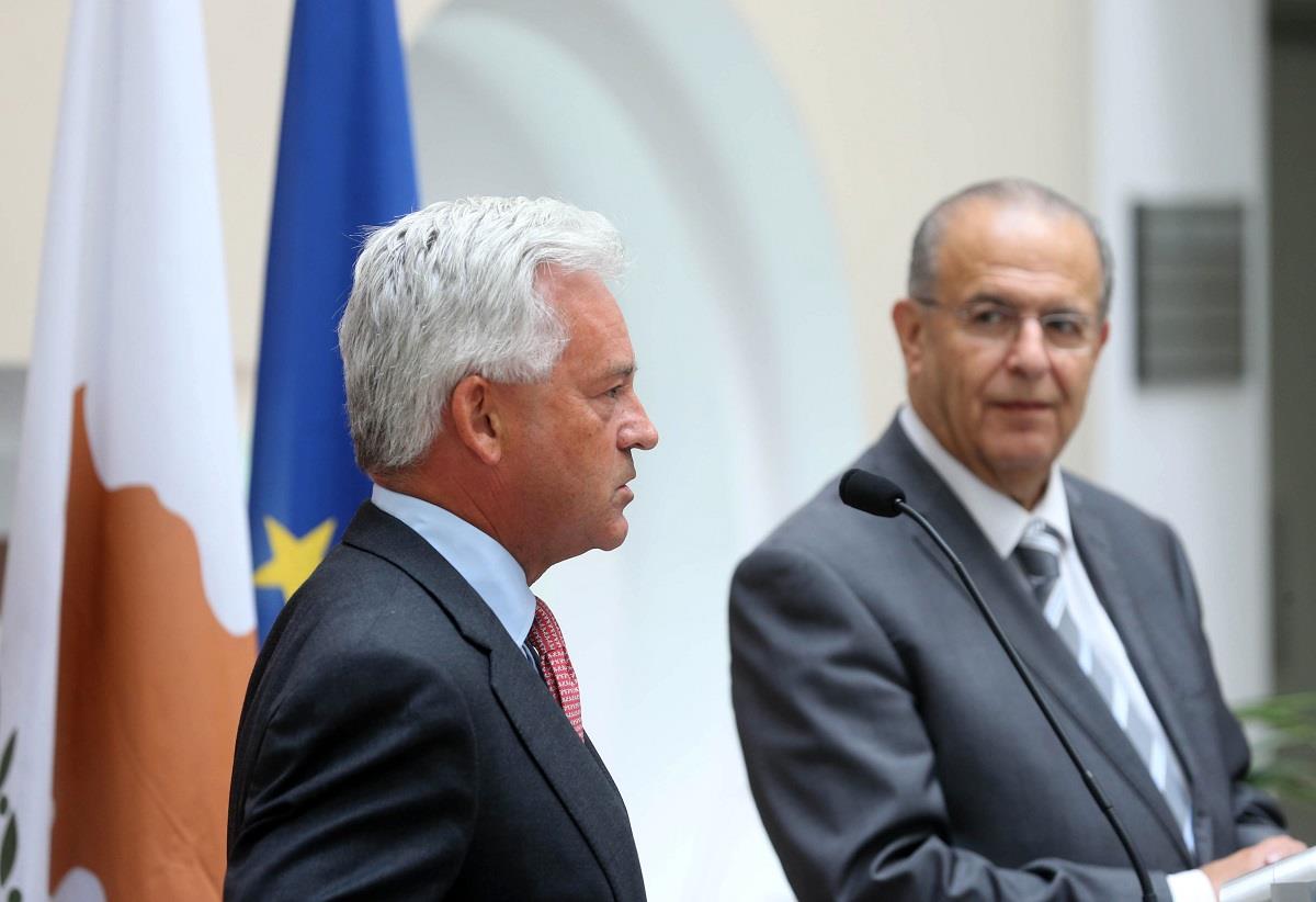 ΥΠ.ΕΞΩΤΕΡΙΚΩΝ Ι. ΚΑΣΟΥΛΙΔΗΣ – ΥΦΥΠ. ΕΞΩΤΕΡΙΚΩΝ ΗΝΩΜΕΝΟΥ ΒΑΣΙΛΕΙΟΥ - ΜΜΕ