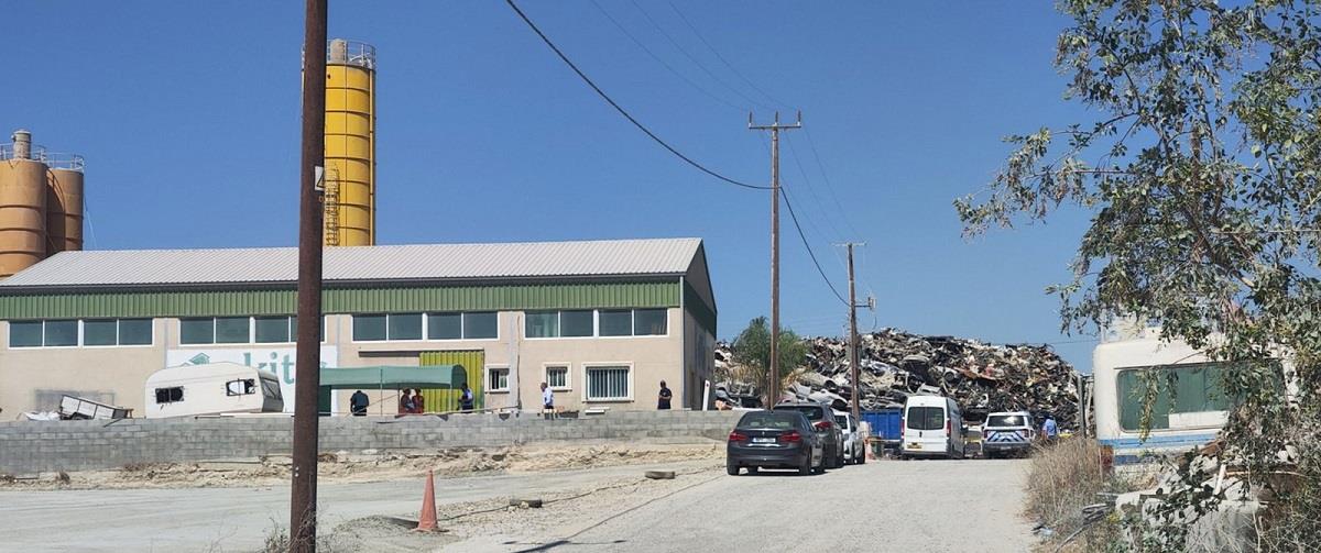 Ζητούσε να κλείσει το εργοστάσιο στην Αραδίππου το Τμήμα Περιβάλλοντος και τελικά έκλεισε η υπόθεση με πρόστιμο 600 ευρώ Ζητούσε να κλείσει το εργοστάσιο στην Αραδίππου το Τμήμα Περιβάλλοντος και τελικά έκλεισε η υπόθεση με πρόστιμο 600 ευρώ
