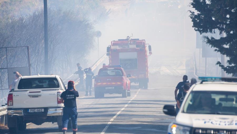 Από μικρή ποσότητα σκουπιδιών κοντά στο δρόμο ξεκίνησε η πυρκαγιά το Όμοδος-Παραμένουν στην περιοχή οι δυνάμεις Από μικρή ποσότητα σκουπιδιών κοντά στο δρόμο ξεκίνησε η πυρκαγιά το Όμοδος-Παραμένουν στην περιοχή οι δυνάμεις