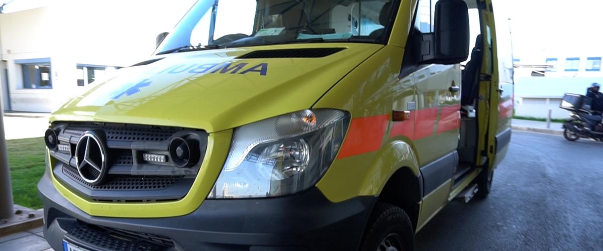 Έχασε τον έλεγχο του οχήματος της και προσέκρουσε σε δέντρο-Απεγκλωβίστηκε από την Πυροσβεστική η οδηγός