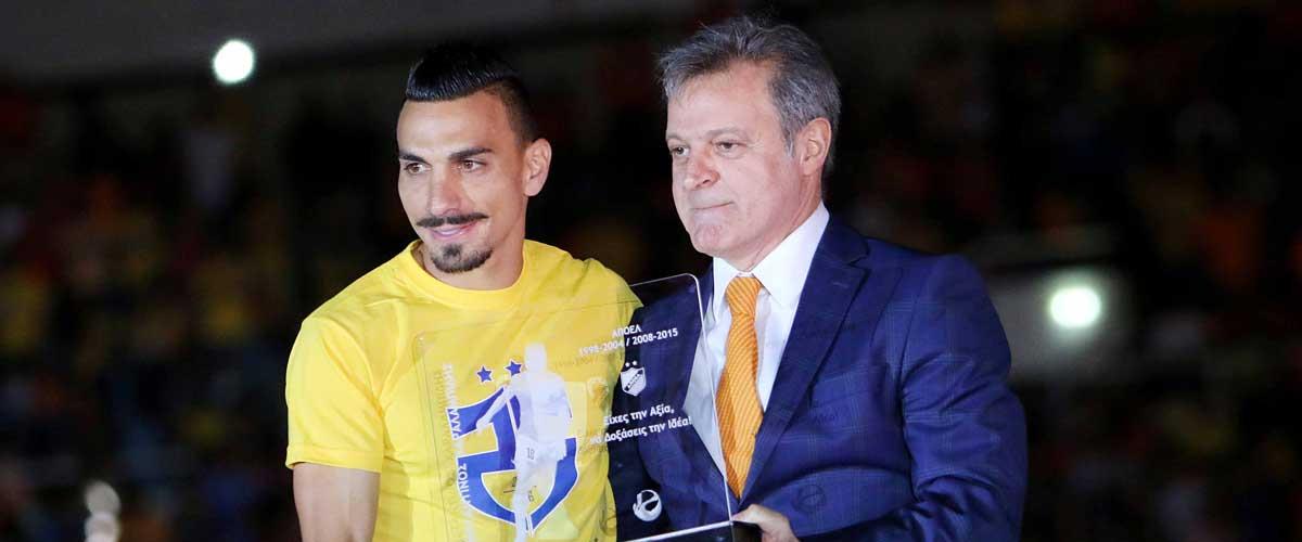 Ο πρόεδρος του ΑΠΟΕΛ στέλνει μήνυμα από τη Βραζιλία στον πρώην αρχηγό του ΑΠΟΕΛ και εκφράζει τη βεβαιότητα για το μέλλον του 
