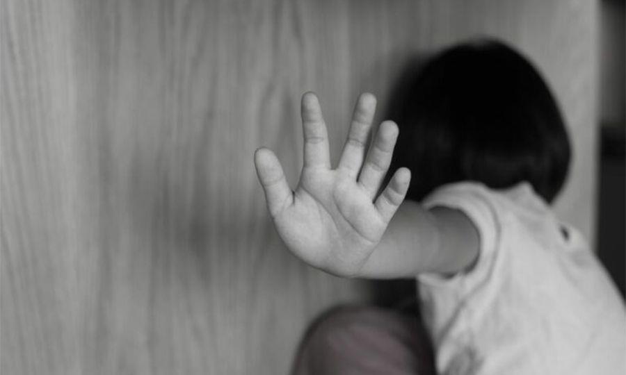 Για τέσσερα χρόνια κακοποιούσε σεξουαλικά το ανήλικο παιδί της συντρόφου του-Κρίθηκε ένοχος σε τουλάχιστον 29 κατηγορίες Για τέσσερα χρόνια κακοποιούσε σεξουαλικά το ανήλικο παιδί της συντρόφου του-Κρίθηκε ένοχος σε τουλάχιστον 29 κατηγορίες