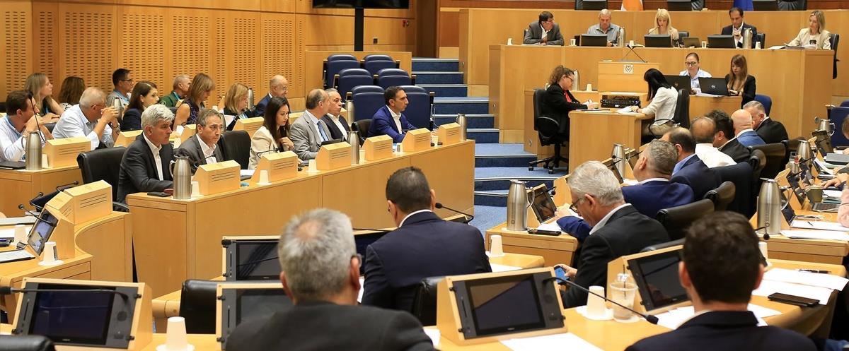 Απογοήτευση από τους κοινοτάρχες για τη συνεδρία στη Βουλή για πυρκαγιές-«Πήγαμε να ακούσουμε για βοήθεια και ακούγαμε να τσακώνονται» Απογοήτευση από τους κοινοτάρχες για τη συνεδρία στη Βουλή για πυρκαγιές-«Πήγαμε να ακούσουμε για βοήθεια και ακούγαμε να τσακώνονται»