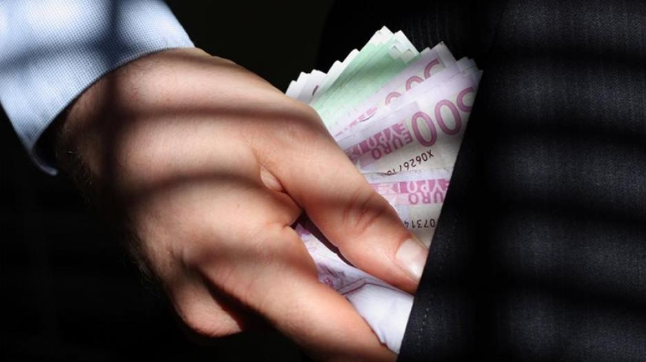 Υπό οκταήμερη κράτηση 35χρονη για απόσταση σχεδόν 112 χιλιάδων ευρώ από εταιρεία στη Λεμεσό Υπό οκταήμερη κράτηση 35χρονη για απόσταση σχεδόν 112 χιλιάδων ευρώ από εταιρεία στη Λεμεσό
