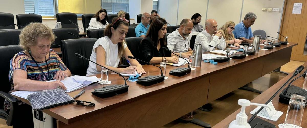 Οικογένειες δεν παίρνουν επιδόματα επειδή δεν ζουν πέντε χρόνια στην Κύπρο-Δεν έπεισε τη Βουλή το Υφ. Πρόνοιας