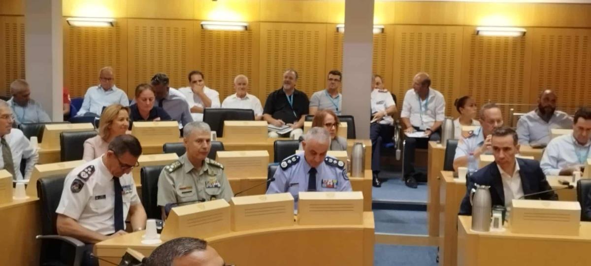 Αμετακίνητος ο Λογγίνος, επιμένει στη θέση του παρά την έκθεση των Αμερικανών-«Εμπρησμός με είκοσι τσιγάρα» Αμετακίνητος ο Λογγίνος, επιμένει στη θέση του παρά την έκθεση των Αμερικανών-«Εμπρησμός με είκοσι τσιγάρα»