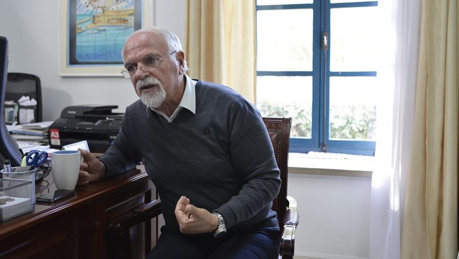 καριολου