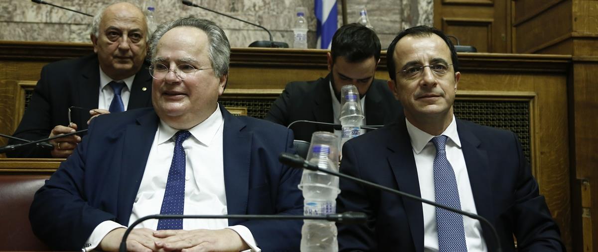 Ο υπουργός Εξωτερικών της Ελλάδας Νίκος Κοτζιάς (Α) και ο Κκύπριος ομόλογός του Νίκος Χριστοδουλίδης (Δ) παρευρίσκονται στην Διαρκή Επιτροπή Εθνικής Άμυνας και Εξωτερικών Υποθέσεων της Βουλής, για να ενημερώσουν για τις πρόσφατες εξελίξεις στο Αιγαίο και στην Κύπρο, Αθήνα Τρίτη 6 Μαρτίου 2018 .  ΑΠΕ-ΜΠΕ/ΑΠΕ-ΜΠΕ/ΓΙΑΝΝΗΣ ΚΟΛΕΣΙΔΗΣ