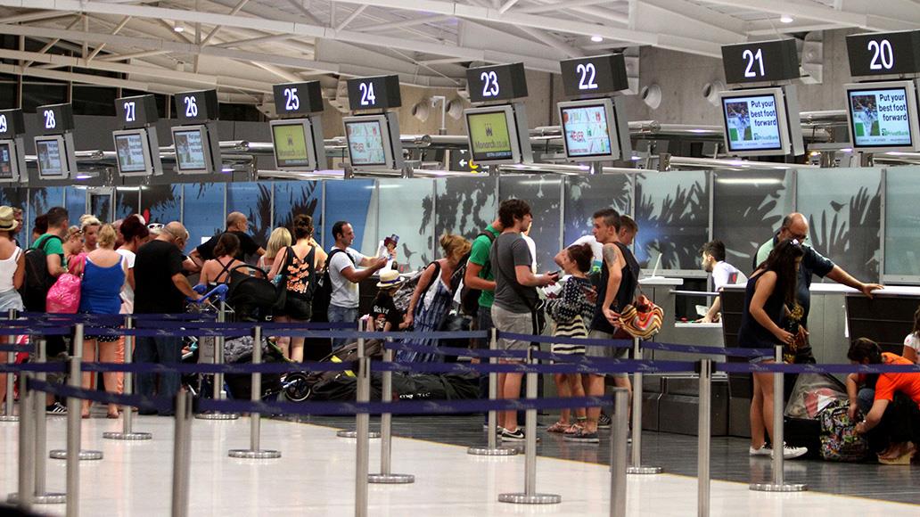 ΑΕΡΟΔΡΟΜΙΟ ΛΑΡΝΑΚΑΣ ΚΟΣΜΟΣ