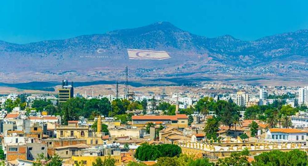 Σε απεργία διαρκείας εργαζόμενοι στα κατεχόμενα, εισέβαλαν σε κτήριο της «συνεργατικής»