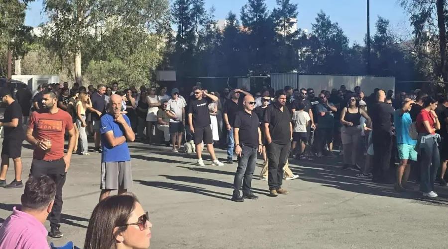 Διαμαρτυρία στην Μονή για δημιουργία Δομής Εφηβικής Προστασίας Διαμαρτυρία στην Μονή για δημιουργία Δομής Εφηβικής Προστασίας