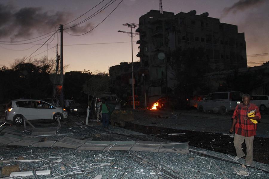 Al-Shabab gunmen attack Mogadishu hotel