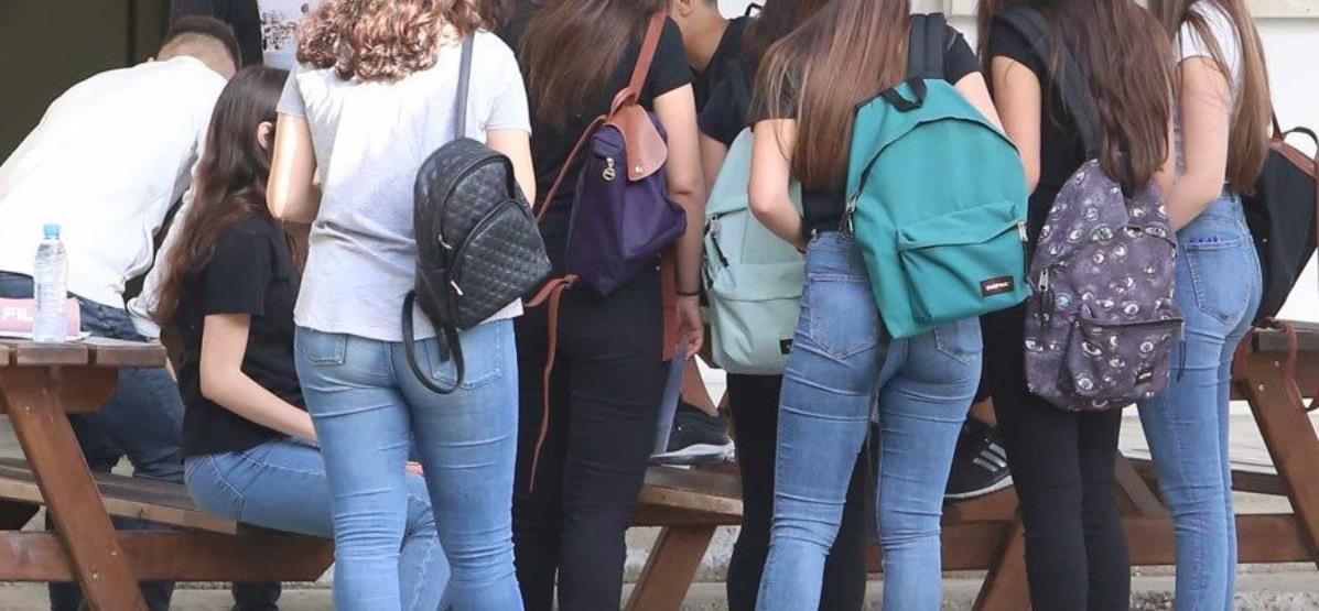 Έφοδος Μιχαηλίδου σε Λύκεια για την «πίντα» των τελειόφοιτων-Επιβλέπει τις καταλήψεις Έφοδος Μιχαηλίδου σε Λύκεια για την «πίντα» των τελειόφοιτων-Επιβλέπει τις καταλήψεις