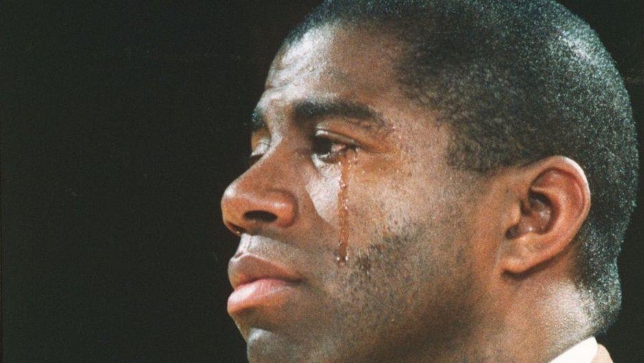 Ο Magic Johnson δεν ήταν ο πρώτος αθλητής που βρέθηκε θετικός στον ιό HIV. Ήταν ο πιο διάσημος. Ανήμερα της Παγκόσμιας Ημέρας κατά του AIDS θα θυμηθούμε όσους είχαν προηγηθεί. Οι περισσότεροι δεν ζουν ανάμεσα μας.