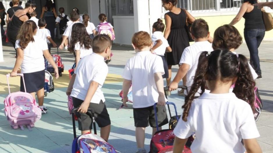 Πάνω από 700 σχολικές μονάδες όλων των βαθμίδων θα λειτουργήσουν το Σεπτέμβριο-Ετοιμάζονται για το πρώτο κουδούνι Πάνω από 700 σχολικές μονάδες όλων των βαθμίδων θα λειτουργήσουν το Σεπτέμβριο-Ετοιμάζονται για το πρώτο κουδούνι