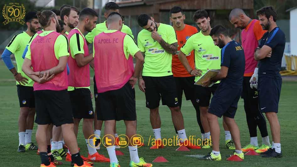 Τους 23 ποδοσφαιριστές που συμπεριλαμβάνονται στην αποστολή για το ντέρμπι στο Αντώνης Παπαδόπουλος ανακοίνωσε ο τεχνικός των «γαλαζοκίτρινων» Τόμας Κρίστιανσεν