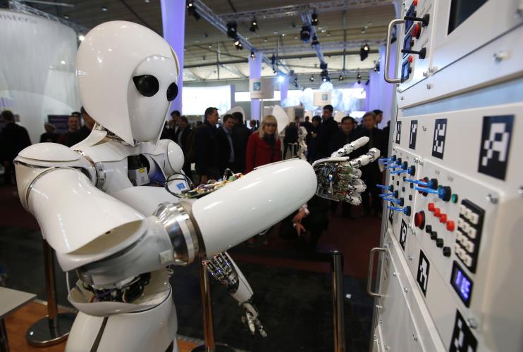 The humanoid robot 