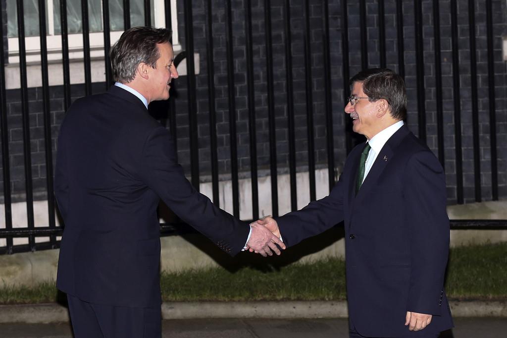 Turkey+Prime+Minister+Ahmet+Davutoglu+Meets+j94Qy8VhT6vx