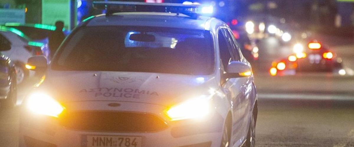 Μεθυσμένος κρατούσε μαχαίρι και φώναζε σε πλατεία στην Γεροσκήπου-Τον συνέλαβε η Αστυνομία