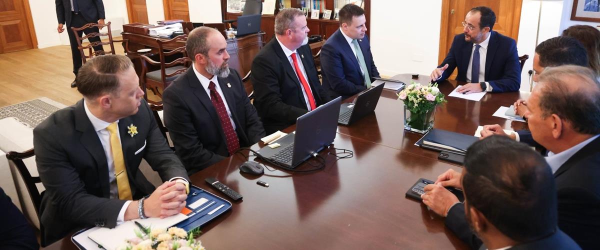 Συνάντησε τους Αμερικανούς εμπειρογνώμονες για τη φονική πυρκαγιά ο ΠτΔ-«Έτοιμη να ακούσει τα πορίσματα η Κυβέρνηση» Συνάντησε τους Αμερικανούς εμπειρογνώμονες για τη φονική πυρκαγιά ο ΠτΔ-«Έτοιμη να ακούσει τα πορίσματα η Κυβέρνηση»