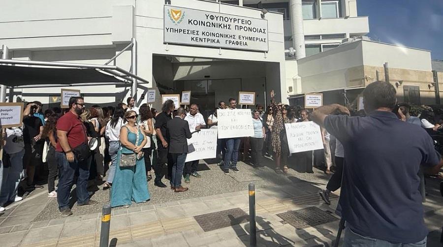 Διαψεύδουν οι υπάλληλοι του Τμήμαματος Ενσωμάτωσης ότι μεταφέρθηκαν αρμοδιότητές τους στις ΥΚΕ