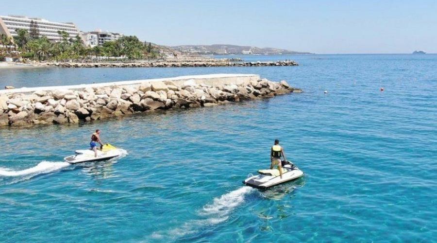 Στήθηκε επιχείρηση για αγνοούμενο χειριστή jet ski στη Λάρνακα-Διασώθηκε από το ΚΣΕΔ
