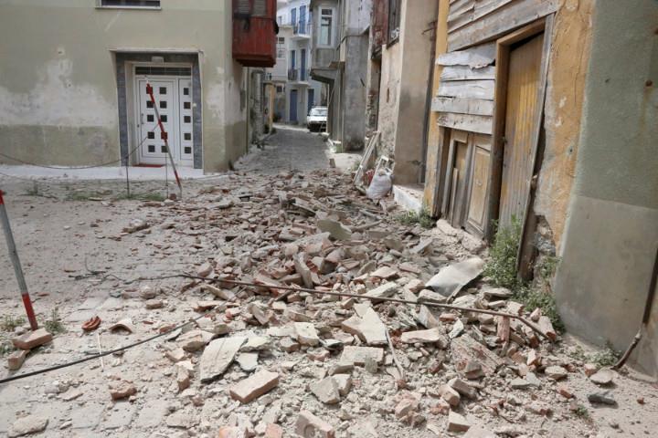 ΛΕΣΒΟΣ ΣΕΙΣΜΟΣ 6,1 ΡΙΧΤΕΡ ΖΗΜΙΕΣ ΣΤΟ ΠΛΩΜΑΡΙ