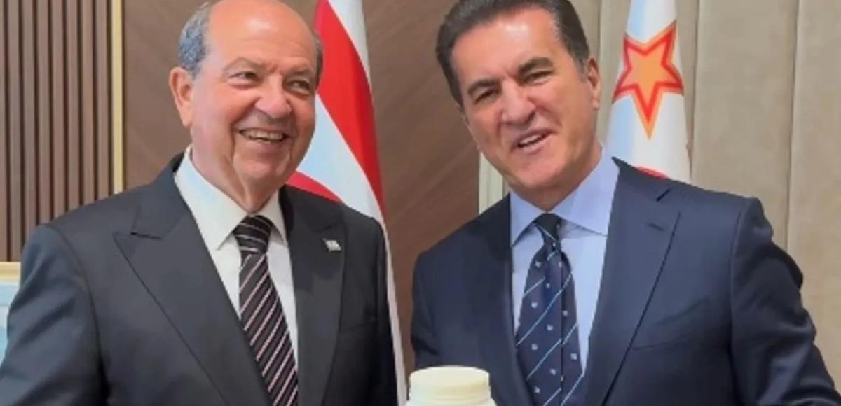 Μήνυμα για «λύση δύο κρατών» από Τατάρ με… τυρί τουλούμ και Τούρκο βουλευτή