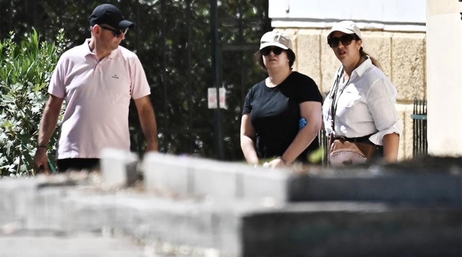 Προθεσμία για να απολογηθεί την Τετάρτη πήρε η 32χρονη μητέρα της τρίχονης στο Παλαιό Φάληρο