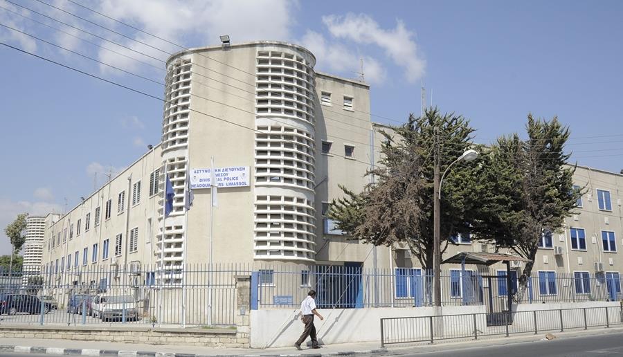 Μπούκαρε σε οικία και ξυλοκόπησε 57χρονο-Μαρτυρία οδήγησε στη σύλληψη 79χρονο, οδηγείται ενώπιον Δικαστηρίου Μπούκαρε σε οικία και ξυλοκόπησε 57χρονο-Μαρτυρία οδήγησε στη σύλληψη 79χρονο, οδηγείται ενώπιον Δικαστηρίου
