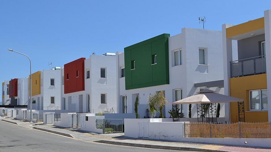 Νέο έργο για προσιτές κατοικίες από τον ΚΟΑΓ-Ανεγείρονται είκοσι σπίτια στην Κοκκινοτριμιθιά