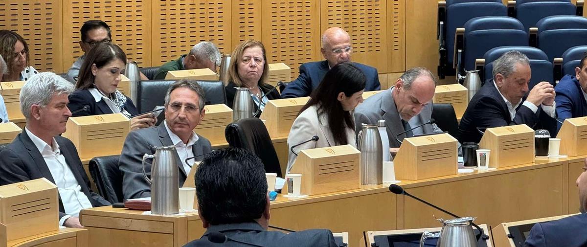 Βολές ΑΚΕΛ κατά Κυβέρνησης-«Άφησαν τη χώρα χωρίς συντονιστή ή έστω αντικαταστάτη, ποιον κοροϊδεύουν» Βολές ΑΚΕΛ κατά Κυβέρνησης-«Άφησαν τη χώρα χωρίς συντονιστή ή έστω αντικαταστάτη, ποιον κοροϊδεύουν»
