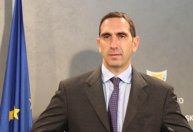 ΠτΔ – Σύσκεψη για ΓεΣΥ
Προεδρικό Μέγαρο, Λευκωσία, Κύπρος
Ο Πρόεδρος της Δημοκρατίας  προεδρεύει σύσκεψης για το ΓεΣΥ με τη συμμετοχή του Υπουργού Υγείας, υπηρεσιακών παραγόντων, και εκπροσώπων του ΠΙΣ.
//
PoR – Meeting on National Health Scheme
Presidential Palace, Lefkosia, Cyprus
The President of the Republic, Mr Nicos Anastasiades, presides over a meeting on the National Health Scheme with the participation of the Minister of Health, officials and representatives of the Cyprus Medical Association.