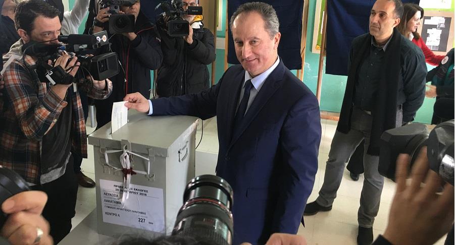 'Ασκησε το εκλογικό του δικαίωμα ο Υποψήφιος Πρόεδρος της Δημοκρατίας Σταύρος Μαλάς.
