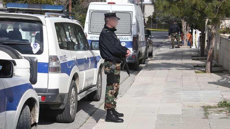 Συντονισμένη επιχείρηση στην παλιά Λευκωσία-Έρευνες σε πολυκατοικίες και σπίτια για παράνομους αλλοδαπούς