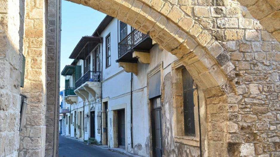 περ
