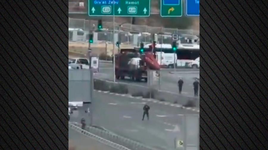 16χρονος άνοιξε πύρ εναντίον αστυνομικού τμήματος στην Σμύρνη-Νεκροί δύο αστυνομικοί 16χρονος άνοιξε πύρ εναντίον αστυνομικού τμήματος στην Σμύρνη-Νεκροί δύο αστυνομικοί