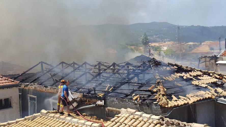 ΠΥΡΚΑΓΙΑ ΣΤΗ ΛΕΥΚΑΔΑ