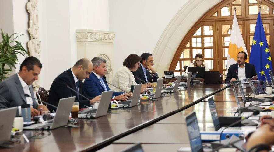 Έγκριση του Υπουργικού Συμβουλίου στην επιχορήγηση των μαθητικών κομίστρων για τα λεωφορεία Έγκριση του Υπουργικού Συμβουλίου στην επιχορήγηση των μαθητικών κομίστρων για τα λεωφορεία
