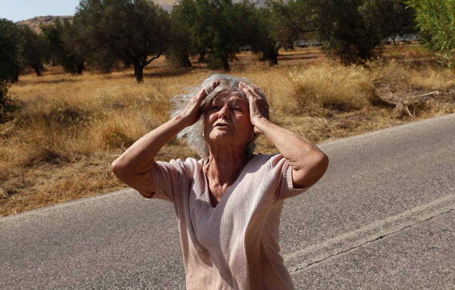 Μίλησε για τις δραματικές στιγμές η ηλικιωμένη που λύγισε μπροστά στην καταστροφή-«Είπα αυτή η φωτιά, δεν πρόκειται να σβήσει»